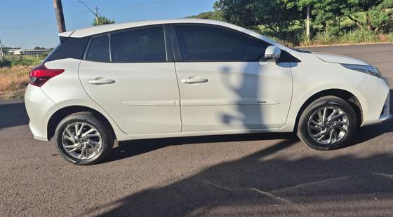 TOYOTA YARIS 1.5 16V FLEX XS MULTIDRIVE TOYOTA YARIS 1.5 16V FLEX XS MULTIDRIVE